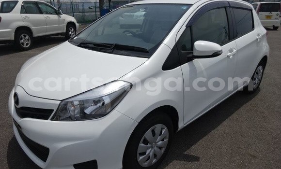 Buy Used Toyota Vitz White Car in Ezulwini in Hhohho