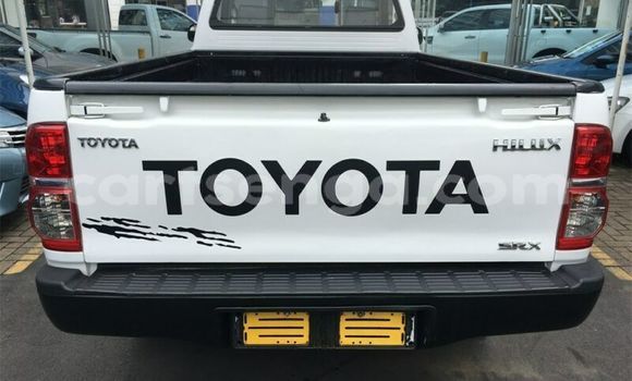 Nunua Ilio tumika Toyota Hilux White Gari ndani ya Ezulwini nchini Hhohho Nunua Ilio tumika Toyota Hilux White Gari ndani ya Ezulwini nchini Hhohho