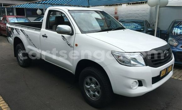 Nunua Ilio tumika Toyota Hilux White Gari ndani ya Ezulwini nchini Hhohho Nunua Ilio tumika Toyota Hilux White Gari ndani ya Ezulwini nchini Hhohho