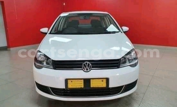 Nunua Ilio tumika Volkswagen Polo White Gari ndani ya Ezulwini nchini Hhohho Nunua Ilio tumika Volkswagen Polo White Gari ndani ya Ezulwini nchini Hhohho