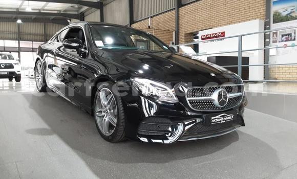 Nunua Ilio tumika Mercedes-Benz E-Classe Black Gari ndani ya Ezulwini nchini Hhohho