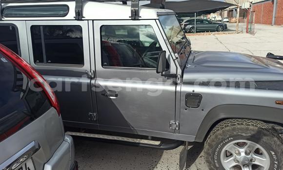 Nunua Ilio tumika Land Rover Defender Silver Gari ndani ya Ezulwini nchini Hhohho Nunua Ilio tumika Land Rover Defender Silver Gari ndani ya Ezulwini nchini Hhohho