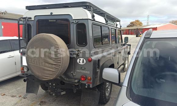 Nunua Ilio tumika Land Rover Defender Silver Gari ndani ya Ezulwini nchini Hhohho Nunua Ilio tumika Land Rover Defender Silver Gari ndani ya Ezulwini nchini Hhohho