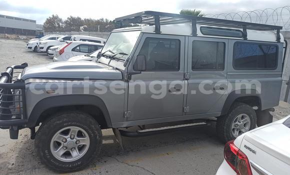 Nunua Ilio tumika Land Rover Defender Silver Gari ndani ya Ezulwini nchini Hhohho Nunua Ilio tumika Land Rover Defender Silver Gari ndani ya Ezulwini nchini Hhohho