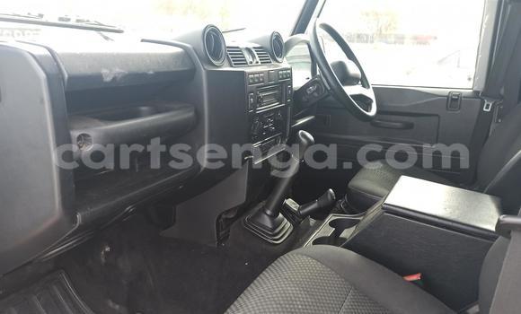 Nunua Ilio tumika Land Rover Defender Silver Gari ndani ya Ezulwini nchini Hhohho Nunua Ilio tumika Land Rover Defender Silver Gari ndani ya Ezulwini nchini Hhohho