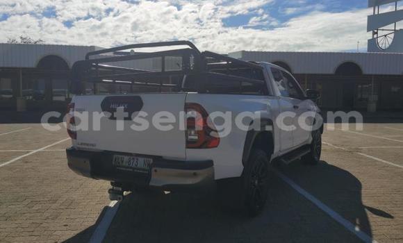 Nunua Ilio tumika Toyota Hilux White Gari ndani ya Mbabane nchini Manzini Nunua Ilio tumika Toyota Hilux White Gari ndani ya Mbabane nchini Manzini