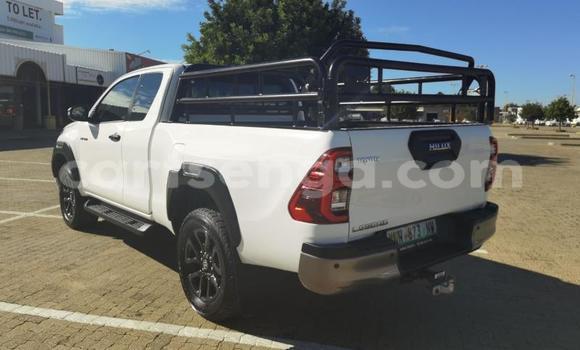 Nunua Ilio tumika Toyota Hilux White Gari ndani ya Mbabane nchini Manzini Nunua Ilio tumika Toyota Hilux White Gari ndani ya Mbabane nchini Manzini