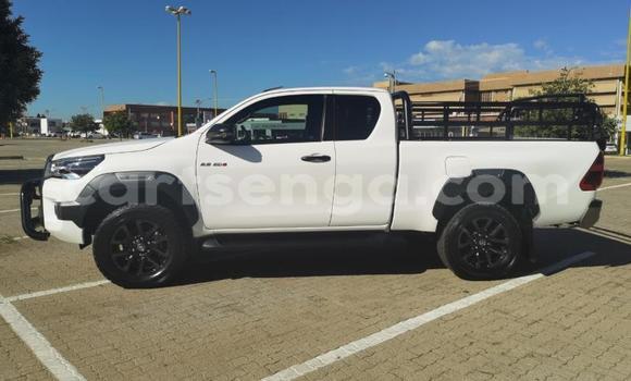 Nunua Ilio tumika Toyota Hilux White Gari ndani ya Mbabane nchini Manzini Nunua Ilio tumika Toyota Hilux White Gari ndani ya Mbabane nchini Manzini