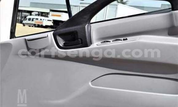 Nunua Ilio tumika Hino 300 Series White Lori ndani ya Mbabane nchini Manzini Nunua Ilio tumika Hino 300 Series White Lori ndani ya Mbabane nchini Manzini