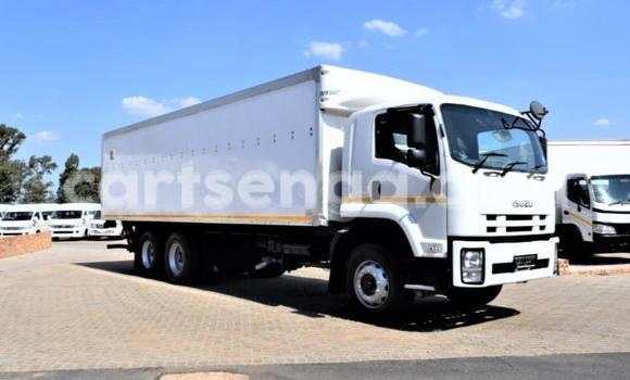 Nunua Ilio tumika Isuzu FTR 850 White Lori ndani ya Manzini nchini Manzini Nunua Ilio tumika Isuzu FTR 850 White Lori ndani ya Manzini nchini Manzini