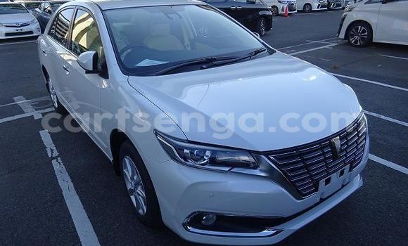 Acheter Import Voiture Toyota Premio Blanc à Bhunya, Manzini