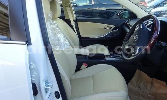 Buy Import Toyota Premio White Car in Bhunya in Manzini Buy Import Toyota Premio White Car in Bhunya in Manzini