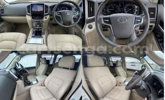 Buy Import Toyota Land Cruiser White Car in Big Bend in Lubombo District Buy Import Toyota Land Cruiser White Car in Big Bend in Lubombo District