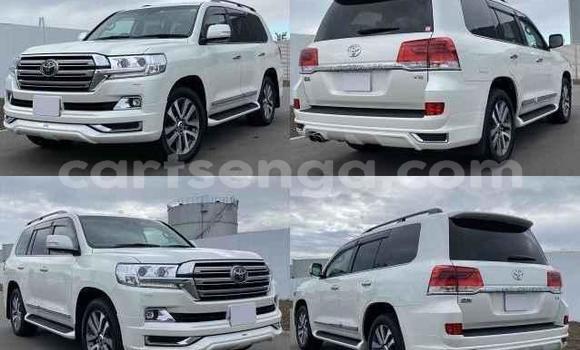 Buy Import Toyota Land Cruiser White Car in Big Bend in Lubombo District Buy Import Toyota Land Cruiser White Car in Big Bend in Lubombo District