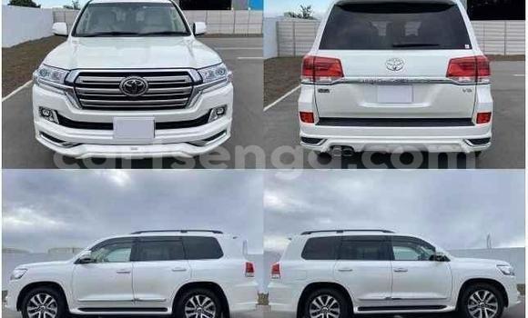Buy Import Toyota Land Cruiser White Car in Big Bend in Lubombo District Buy Import Toyota Land Cruiser White Car in Big Bend in Lubombo District