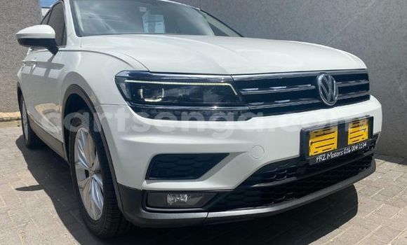 Nunua Ilio tumika Volkswagen Tiguan White Gari ndani ya Big Bend nchini Wilaya ya Lubombo Nunua Ilio tumika Volkswagen Tiguan White Gari ndani ya Big Bend nchini Wilaya ya Lubombo
