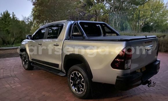 Nunua Ilio tumika Toyota Hilux Silver Gari ndani ya Ezulwini nchini Hhohho