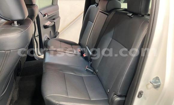 Acheter Occasion Voiture Toyota Hilux Blanc à Nhlangano, Shiselweni District Acheter Occasion Voiture Toyota Hilux Blanc à Nhlangano, Shiselweni District