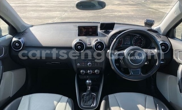 Nunua Ilio tumika Audi A1 Black Gari ndani ya Big Bend nchini Lubombo Nunua Ilio tumika Audi A1 Black Gari ndani ya Big Bend nchini Lubombo