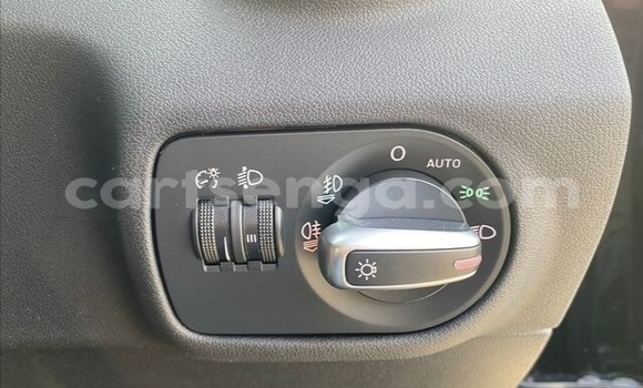 Nunua Ilio tumika Audi A1 Black Gari ndani ya Big Bend nchini Lubombo Nunua Ilio tumika Audi A1 Black Gari ndani ya Big Bend nchini Lubombo