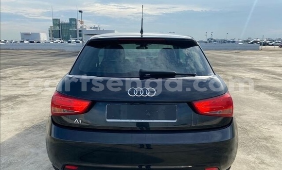 Nunua Ilio tumika Audi A1 Black Gari ndani ya Big Bend nchini Lubombo Nunua Ilio tumika Audi A1 Black Gari ndani ya Big Bend nchini Lubombo