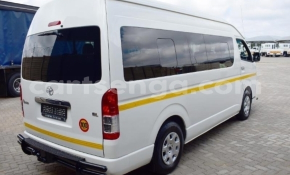 Buy Used Toyota Hiace White Car in Ezulwini in Hhohho Buy Used Toyota Hiace White Car in Ezulwini in Hhohho
