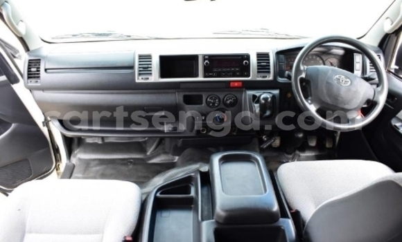 Buy Used Toyota Hiace White Car in Ezulwini in Hhohho Buy Used Toyota Hiace White Car in Ezulwini in Hhohho