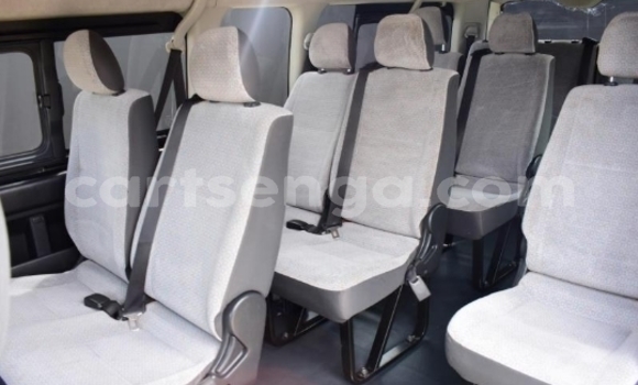 Buy Used Toyota Hiace White Car in Ezulwini in Hhohho Buy Used Toyota Hiace White Car in Ezulwini in Hhohho