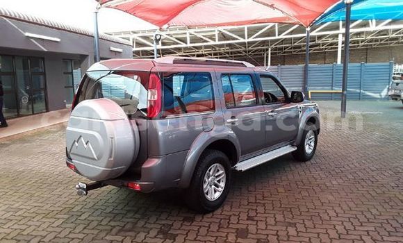 Buy Used Ford Everest Silver Car in Ezulwini in Hhohho Buy Used Ford Everest Silver Car in Ezulwini in Hhohho