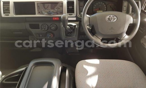 Buy Used Toyota Hiace White Car in Manzini in Manzini Buy Used Toyota Hiace White Car in Manzini in Manzini