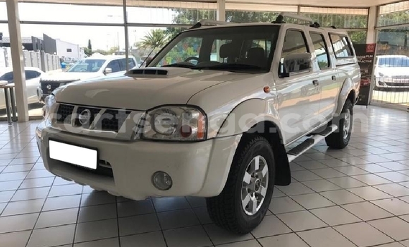 Buy Used Nissan NP 300 White Car in Manzini in Manzini
