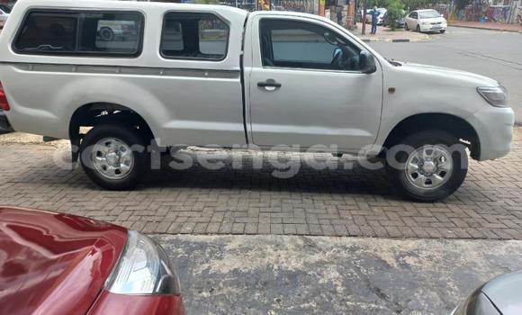 Nunua Ilio tumika Toyota Hilux White Gari ndani ya Ezulwini nchini Hhohho Nunua Ilio tumika Toyota Hilux White Gari ndani ya Ezulwini nchini Hhohho