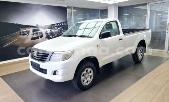 Nunua Ilio tumika Toyota Hilux White Gari ndani ya Manzini nchini Manzini Nunua Ilio tumika Toyota Hilux White Gari ndani ya Manzini nchini Manzini