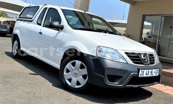 Nunua Ilio tumika Nissan NP 300 White Gari ndani ya Import - Dubai nchini Hhohho