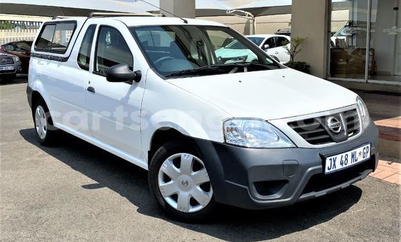 Buy Used Nissan NP 300 White Car in Import - Dubai in Hhohho Buy Used Nissan NP 300 White Car in Import - Dubai in Hhohho