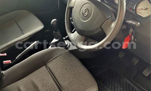 Buy Used Nissan NP 300 White Car in Import - Dubai in Hhohho Buy Used Nissan NP 300 White Car in Import - Dubai in Hhohho