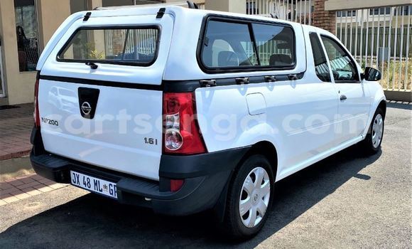 Buy Used Nissan NP 300 White Car in Import - Dubai in Hhohho Buy Used Nissan NP 300 White Car in Import - Dubai in Hhohho