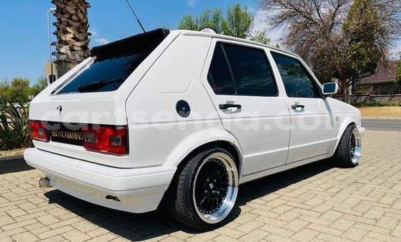 Nunua Ilio tumika Volkswagen Golf White Gari ndani ya Import - Dubai nchini Hhohho Nunua Ilio tumika Volkswagen Golf White Gari ndani ya Import - Dubai nchini Hhohho