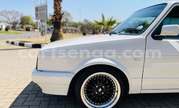 Nunua Ilio tumika Volkswagen Golf White Gari ndani ya Import - Dubai nchini Hhohho Nunua Ilio tumika Volkswagen Golf White Gari ndani ya Import - Dubai nchini Hhohho