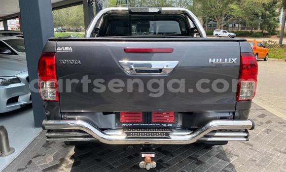 Nunua Ilio tumika Toyota Hilux Silver Gari ndani ya Ezulwini nchini Hhohho