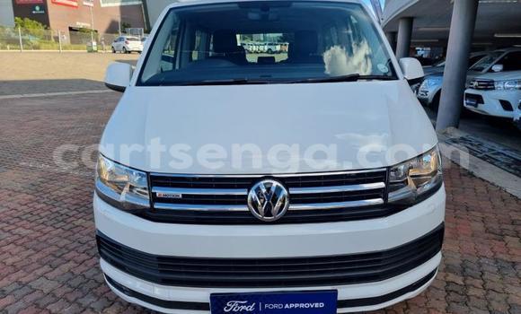 Acheter Occasion Voiture Volkswagen Caravelle Blanc à Ezulwini, Hhohho Acheter Occasion Voiture Volkswagen Caravelle Blanc à Ezulwini, Hhohho