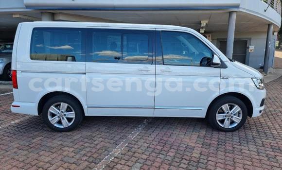 Acheter Occasion Voiture Volkswagen Caravelle Blanc à Ezulwini, Hhohho Acheter Occasion Voiture Volkswagen Caravelle Blanc à Ezulwini, Hhohho