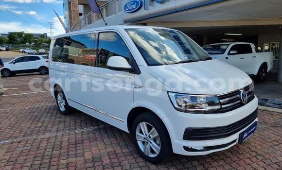 Acheter Occasion Voiture Volkswagen Caravelle Blanc à Ezulwini, Hhohho Acheter Occasion Voiture Volkswagen Caravelle Blanc à Ezulwini, Hhohho