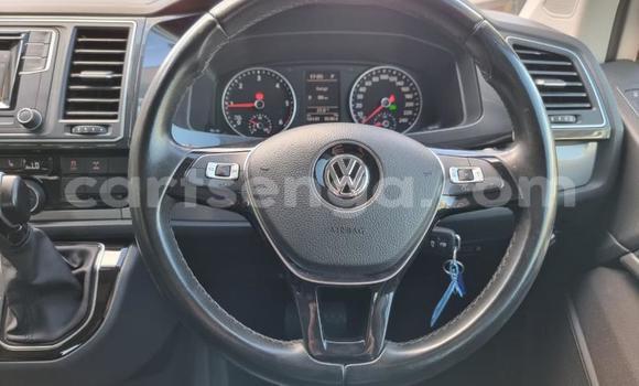 Acheter Occasion Voiture Volkswagen Caravelle Blanc à Ezulwini, Hhohho Acheter Occasion Voiture Volkswagen Caravelle Blanc à Ezulwini, Hhohho