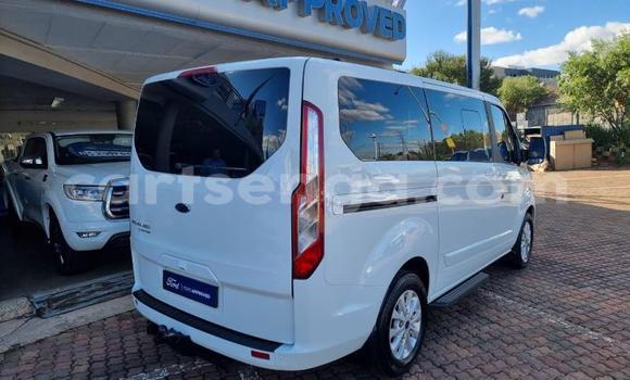 Acheter Occasion Voiture Ford Tourneo Courier Blanc à Ezulwini, Hhohho Acheter Occasion Voiture Ford Tourneo Courier Blanc à Ezulwini, Hhohho