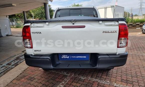 Buy Used Toyota Hilux White Car in Ezulwini in Hhohho Buy Used Toyota Hilux White Car in Ezulwini in Hhohho