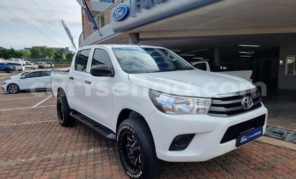 Nunua Ilio tumika Toyota Hilux White Gari ndani ya Ezulwini nchini Hhohho Nunua Ilio tumika Toyota Hilux White Gari ndani ya Ezulwini nchini Hhohho