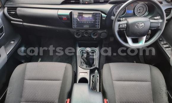 Nunua Ilio tumika Toyota Hilux White Gari ndani ya Ezulwini nchini Hhohho Nunua Ilio tumika Toyota Hilux White Gari ndani ya Ezulwini nchini Hhohho