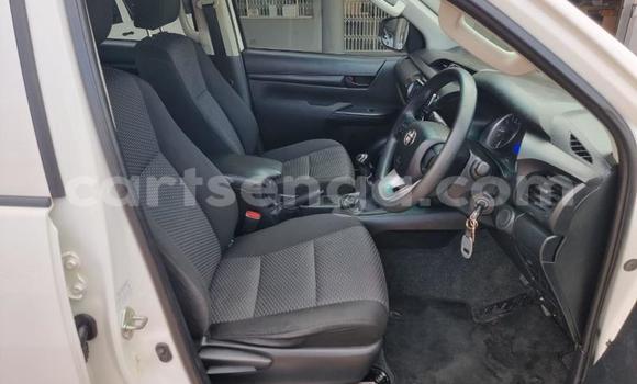 Nunua Ilio tumika Toyota Hilux White Gari ndani ya Ezulwini nchini Hhohho Nunua Ilio tumika Toyota Hilux White Gari ndani ya Ezulwini nchini Hhohho