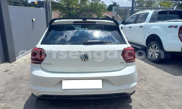 Nunua Ilio tumika Volkswagen Polo White Gari ndani ya Hlatikulu nchini Wilaya ya Shiselweni Nunua Ilio tumika Volkswagen Polo White Gari ndani ya Hlatikulu nchini Wilaya ya Shiselweni